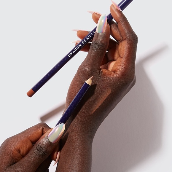 DRAGUN BEAUTY | LIP JOB LINER - Picture 9 of 9